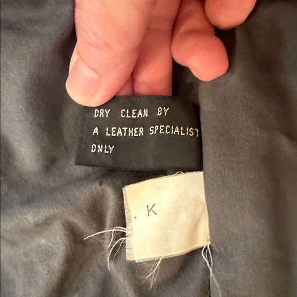 U2 Wear Me Out Black Bomber Leather Jacket, size 38. Zip, snap front. - Picture 10 of 14